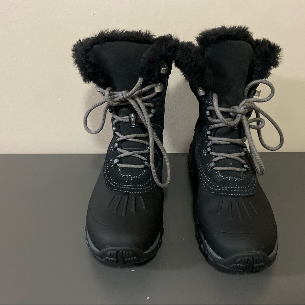 Merrell Women's Yokota Polar Waterproof Boot  Size 8 200gram insulation